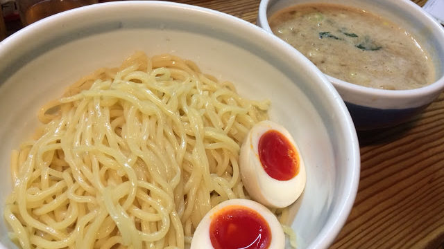 【大阪のおいしいお店】『つけ麺 上方屋 五郎エ門』（大阪市北区）：「豚骨つけ麺」を食べにいつも立ち寄ります(*^_^*)